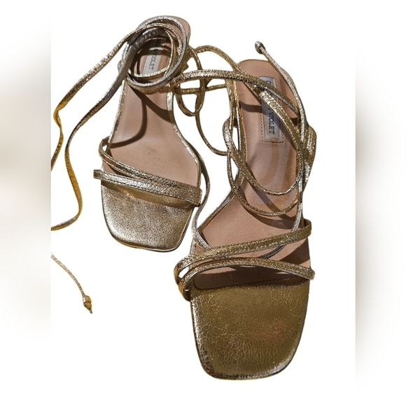 Chelsea and violet gold low heel gladiator style ankle wrap/strappy. 7.5 - Picture 1 of 5